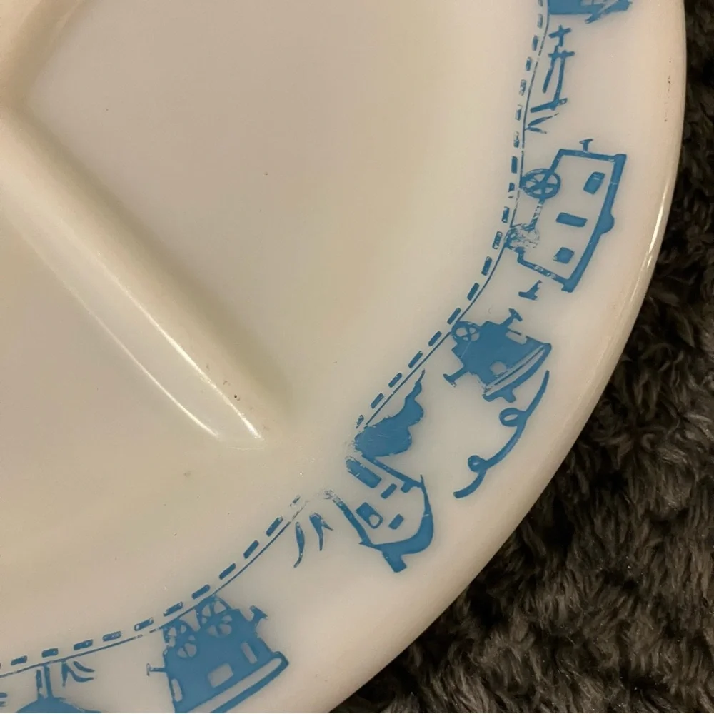 Vintage Pyrex child's divided milk glass plate with a blue "Kid's Train" pattern - Picture 4 of 6